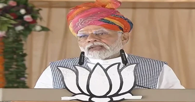 Prime Minister Narendra Modi addressing the rally in Jodhpur, Rajasthan