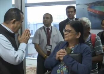 Union Minister of State for External Affairs, Rajkumar Ranjan Singh welcomes Indian nationals at the airport