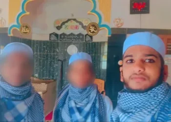 The minor at a mosque in Karnataka’s Chitradurga with the father-son duo (India Today)