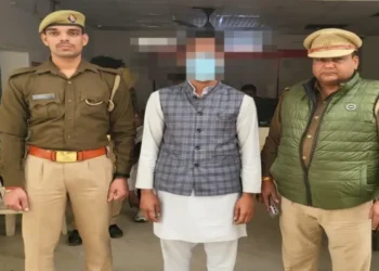 Cleric Sarfaraz as arrested by the police (X)