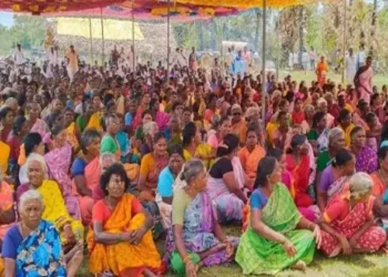 farmers, hailing from Melma and neighbouring villages stage sit-in protest