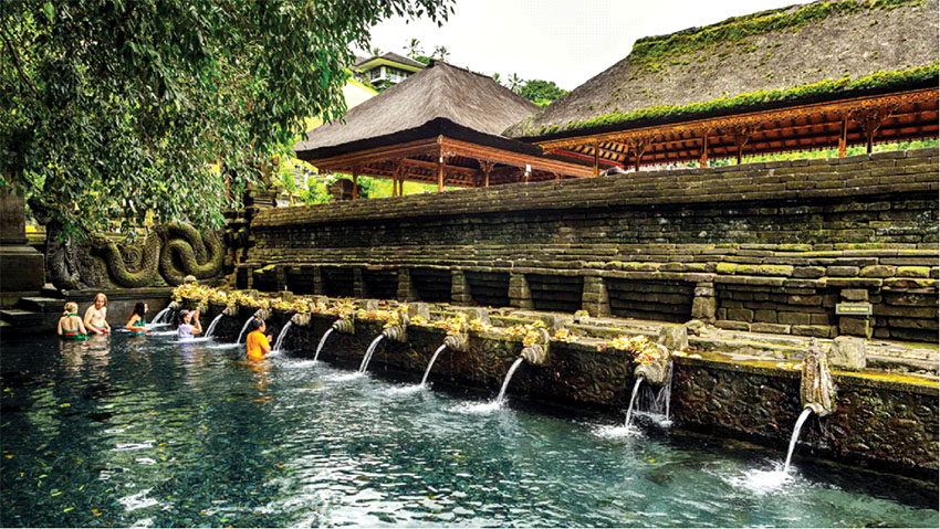 Tirta Empul Temple: Devotees Bathe In Holy Spring Water, Seek Blessings ...