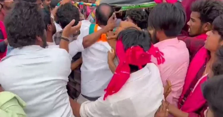 Scuffle breaks out between BRS, BJP workers in Telangana's Nalgonda