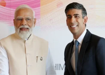 Prime Minister Narendra Modi (Right) with UK counterpart Rishi Sunak (Left)