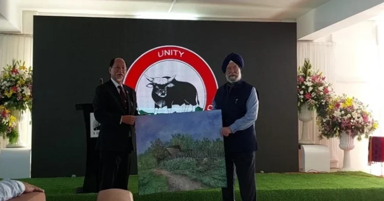 Nagaland Chief Minister Neiphiu Rio (Left), Union Minister for Housing and Urban Affairs Hardeep Singh Puri (Right)