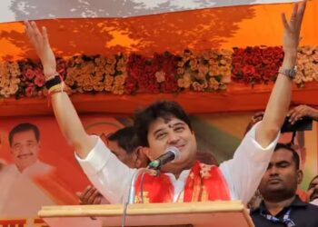 Union Minister Jyotiraditya Scindia addressing a rally in MP (ABP News)