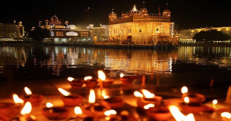 Golden Temple illuminated on occasion of Guru Nanak Jayanti