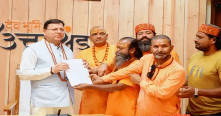 Yeti Sanyasis hand over letter wriiten in blood to Uttarakhand CM Pushkar Singh Dhami
