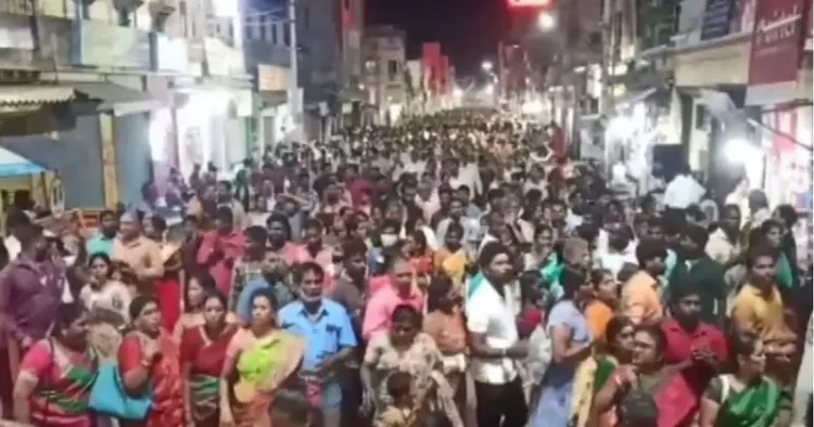 Devotees gather in large numbers outside Tamil Nadu's Arunachaleswarar temple