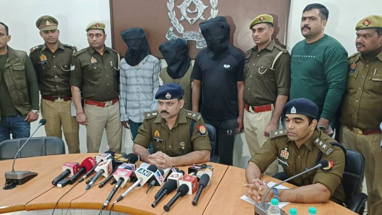 Ghaziabad Police with arrested accused in this case (X)