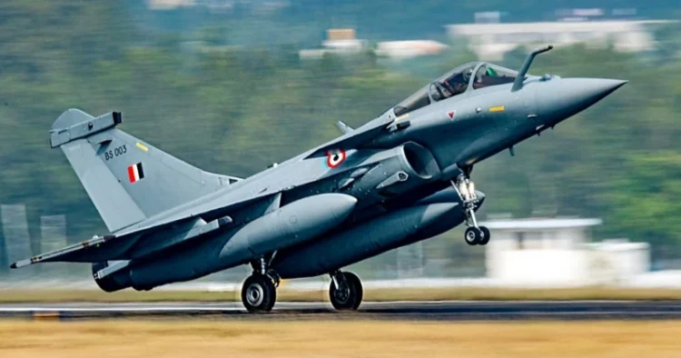 IAF Rafale fighter jet taking off during air show (Source: ANI)