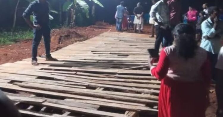 Makeshift bridge collapses in Kerala