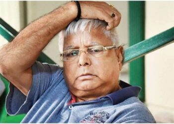 Government official assaulted in Bihar: Accused called himself Lalu Yadav's grandson (Picture Credit: Dainik Jagran)