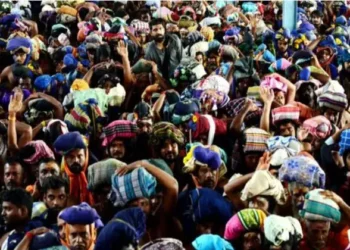 Devotees at Sabrimala