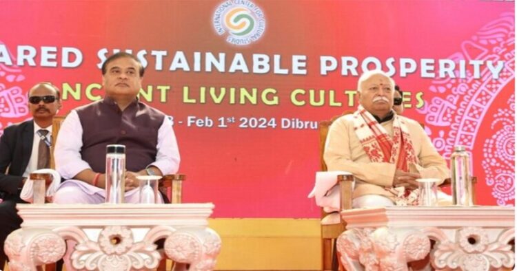 (Left) Assam CM Himanta Biswa Sarma (Right)RSS Sarsanghchalak, Dr Mohan Bhagwat