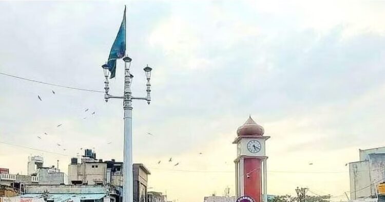 A green flag, hoisted on a British era flagpole-streetlight in Shivajinagar in Bengaluru sparks row