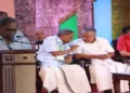 (Left)  Pinarayi Vijayan (Right) MT Vasudevasan Nair