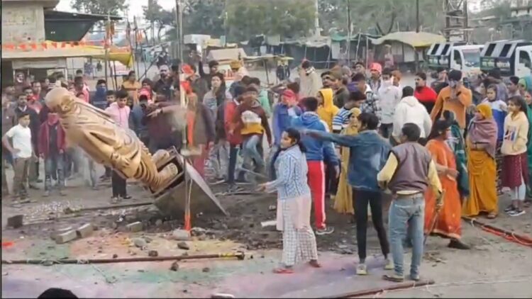 The falling statue of Sardar Patel (Image: The Hindu)