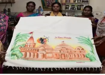 Natural Fiber Weaving Group in Anakaputhur near Chennai has specially woven the saree that will be worn by Mata Sita during 'Pran Prathishta'