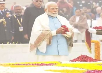 PM Modi pays homage to Mahatma Gandhi on his 76th death anniversary