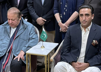 Left: PML-N leader Nawaz Sharif, Right: PPP co-chair Bilawal Bhutto