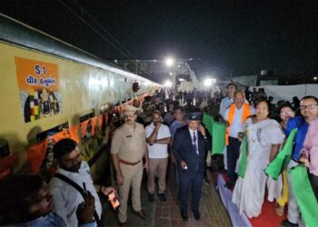 Astha Special Train carrying Ram Bhakts attacked in Nandurbar (Image Source: The Blunt Times)