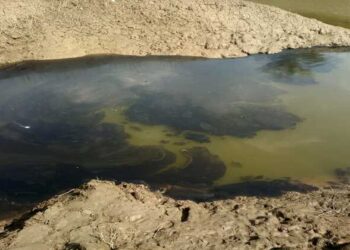 Mysterious oil like substance found in Iril River in Manipur