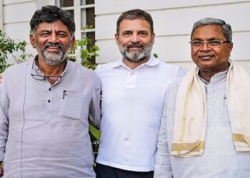 (Left) Karnataka Deputy CM DK Shivakumar (Centre) Congress Leader Rahul Gandhi  (Right) Karnataka CM Siddaramaiah