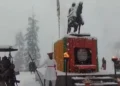 Soldiers in the India-Pakistan LoC, organised a programme to celebrate Shiv Jayanti at the Chhatrapati Shivaji Maharaj Statue in Kupwara, Jammu & Kashmir (Source: HT)