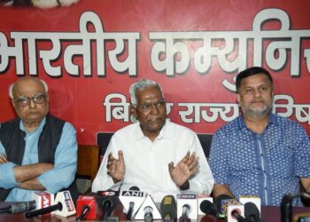 CPI(M) gets 11 Cr notice from the IT department after Congress (Image Source: rediff)