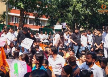 ABVP wages protest, demnda justice for Sandeshkhali women