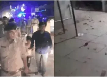 Islamist mob pelted stones at Hindus reciting Hanuamn Chalisa (Image Source: OpIndia Gujarati)