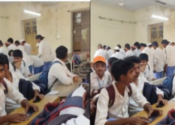 Students offering Namaz in the classroom of a govt college on Solapur (Image Source: Hindu Post)