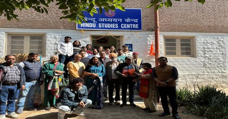 Centre for Hindu Studies, University of Delhi organised a talk on the topic “Hindu Dharma tatha Sikkhi ka atoot rhishta”
