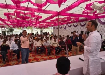 Congress leader Tejpal Mirdha addressing the press conference after 400 party workers quit the party in Rajasthan (Image Source: OpIndia)