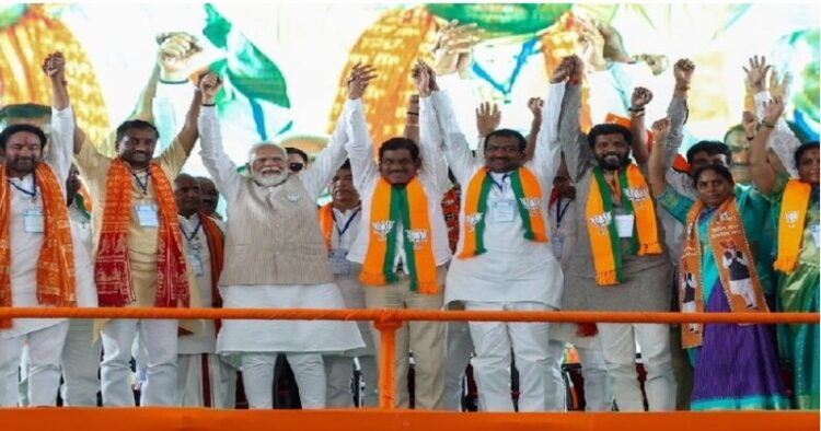 PM Modo in Telangana along with other BJP leaders