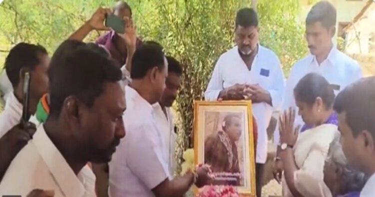 Seethakka pays tribute to Maoist Siripelli Sudhakar killed in Kanker 