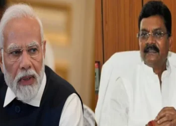 PM Modi (Left), Congress Leader of Opposition Charan Das Mahant (Right)