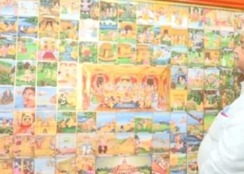 VHP President unveils 108 depictions from Ramcharitmanas in single paining