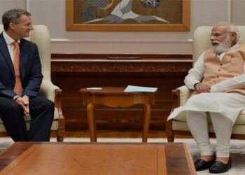 QS University Rankings President Nunzio Quacquarelli and Prime Minister Narendra Modi 