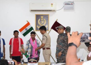 Maoist cadres during their surrender, Curtsey: Boudh Police