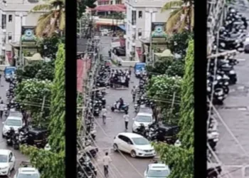 People were seen performing Namaz on the streets in Kankanady area of Mangaluru City, Karnataka