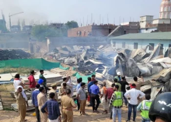 Fire broke out at Ram Katha Kunj in Ramsevak Puram in Ayodhya  (Visuals from the spot)