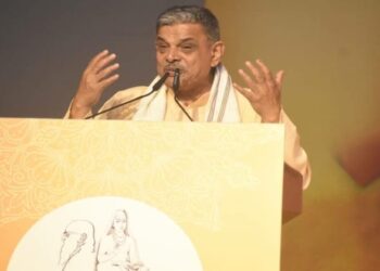 RSS Sarkaryavah Dattatreya Hosabale addressing a gathering at the Chinmaya-Shankaram 2024 on the occasion of 108th birth anniversary of Swami Chinmayananda