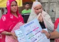 Muslim women lined up outside the Congress office in Lucknow (Image Source: India Today)