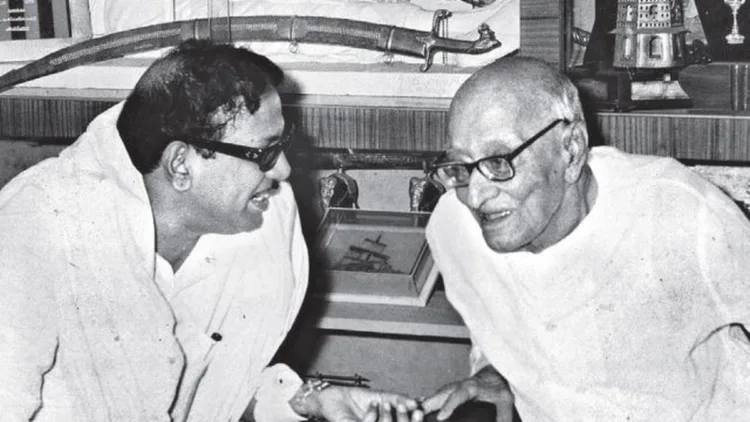 Rajaji with DMK's Muthuvel Karunanidhi (Image Source: X)