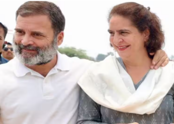 Rahul Gandhi with sister Priyanka