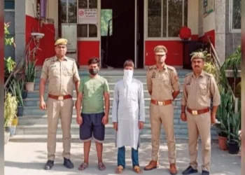 Couple served sugarcane juice mixed with saliva in Noida, Shaheb Alam and Jamshed Khan arrested