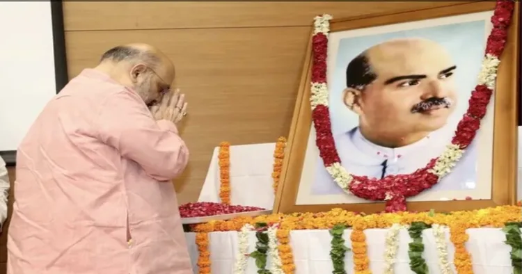 Union Home Minister Amit Saha paying tribute to Syama Prasad Mookerjee (File Image)