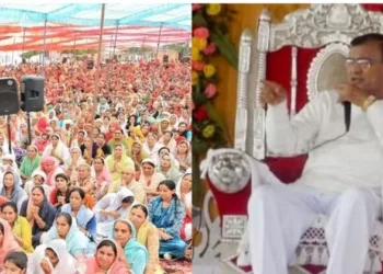 Bholey Baba addressing the gathering of devotees (File Image)